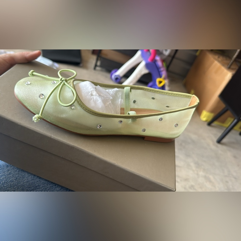 Elegant Green Ballet Flats